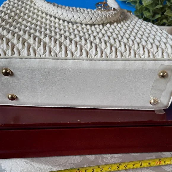 Bebe Cream Shoulder Bag with Gold Details - Picture 7 of 13